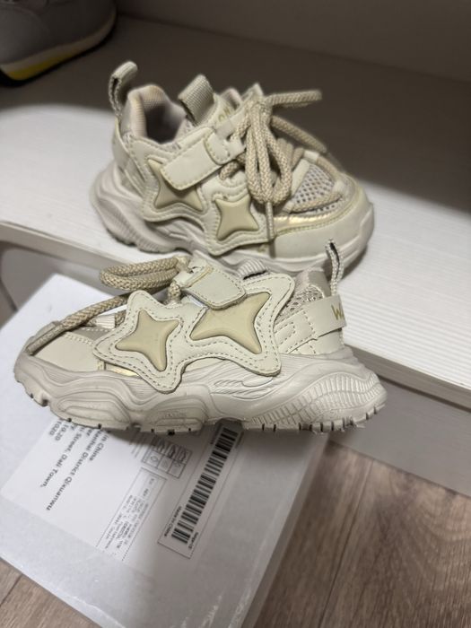 Продам детские кроссы