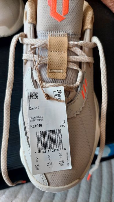 Маратонки Adidas Dame 7, N38