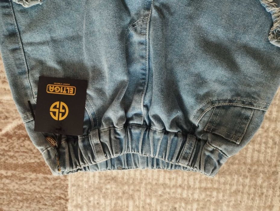 Джинсы на девочку 9-11 лет. Новые.