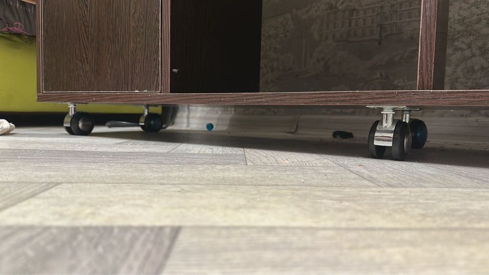 Продаю шкафчик для книг и личных вещей