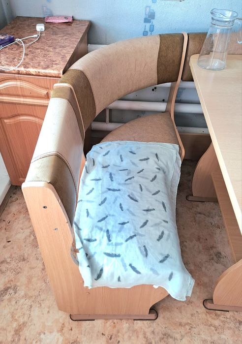 Продам кухонный диван