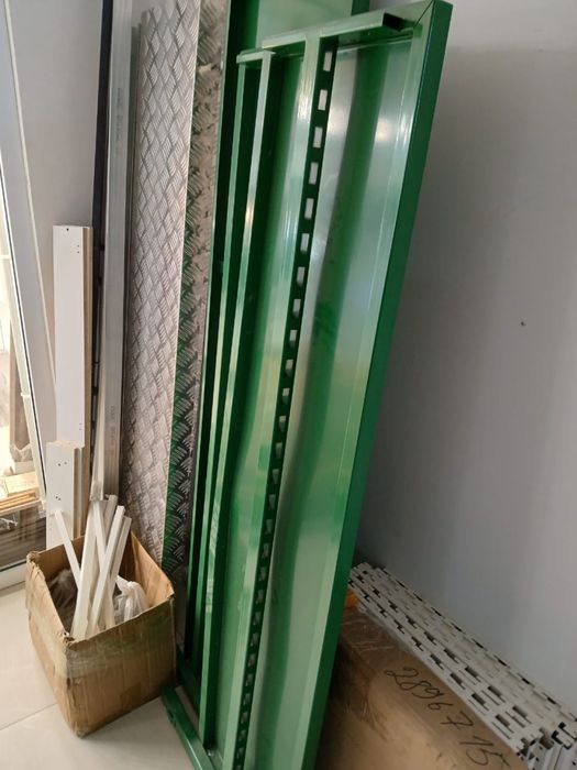 Металлический стеллаж