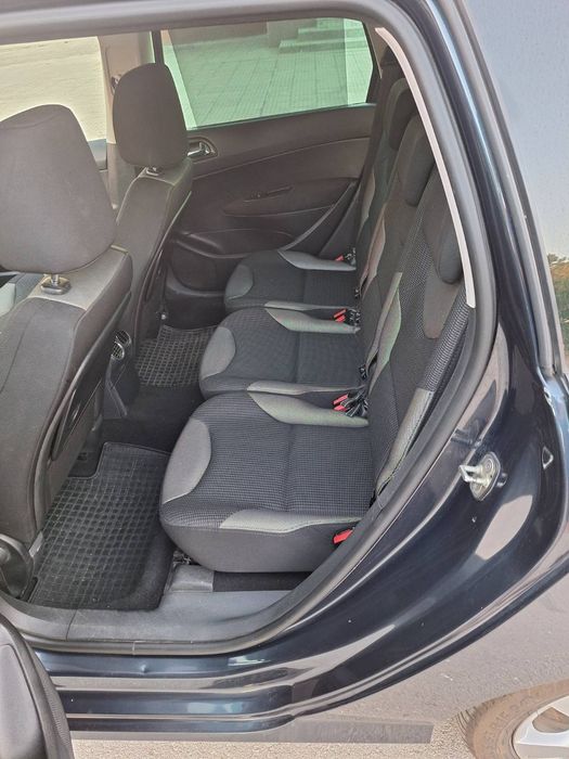 Продавам Peugeot 308 SW, 2012г.