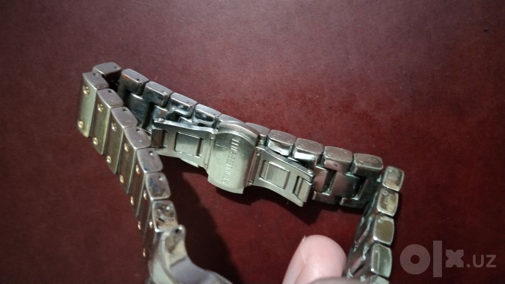 Часы Кartier на ходу.