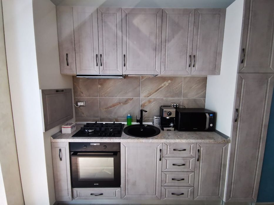 Inchiriez apartament 2 camere Mamaia Nord Alezzi.