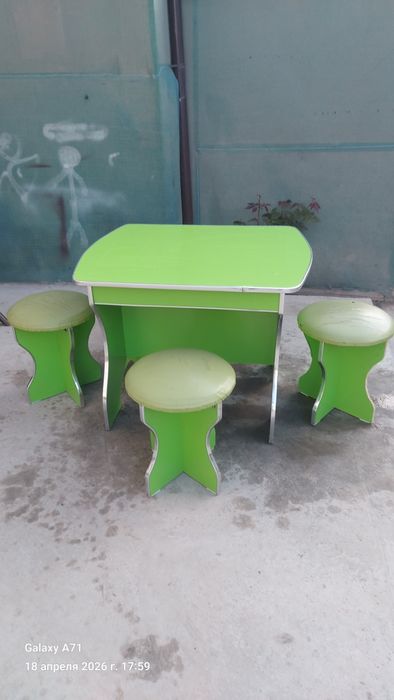 Стол табуреткаси 4 дона
