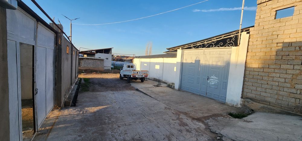 Кибрай тумани 15км Уч Кахрамон Гаи дан 10сотих  Углавой фасад 35м