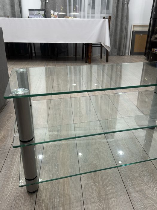 Продам стеклянную тумбу под телевизор