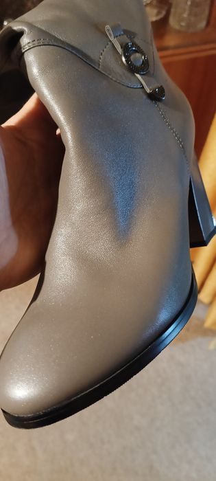 Продам женские сапоги