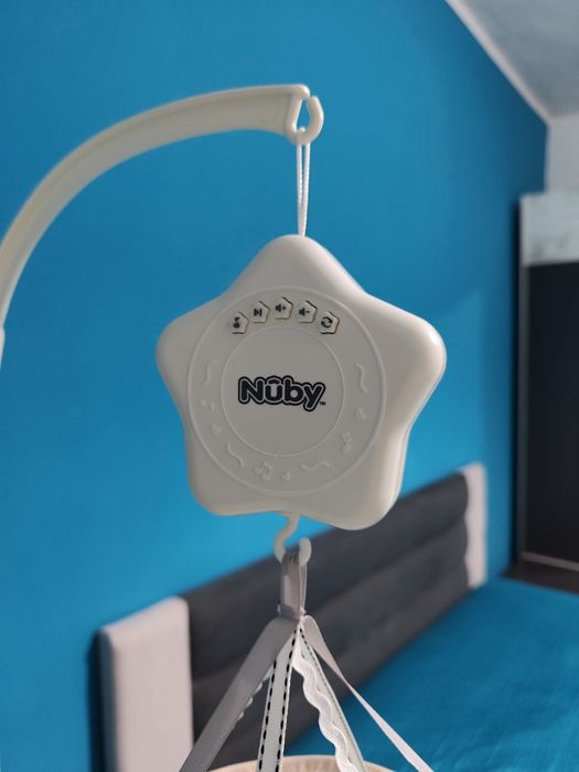 Музикална въртележка за бебешко легло