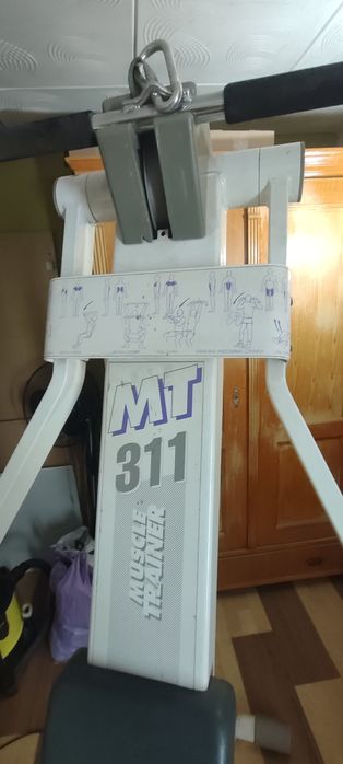 Vând aparat de sport cu 2 gantere