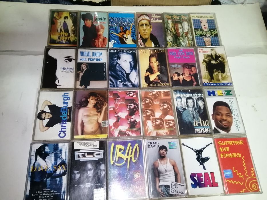 Аудио касети с различни изпълнители