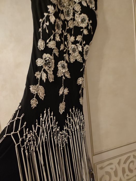 Продам французское платье, на стройную девушку