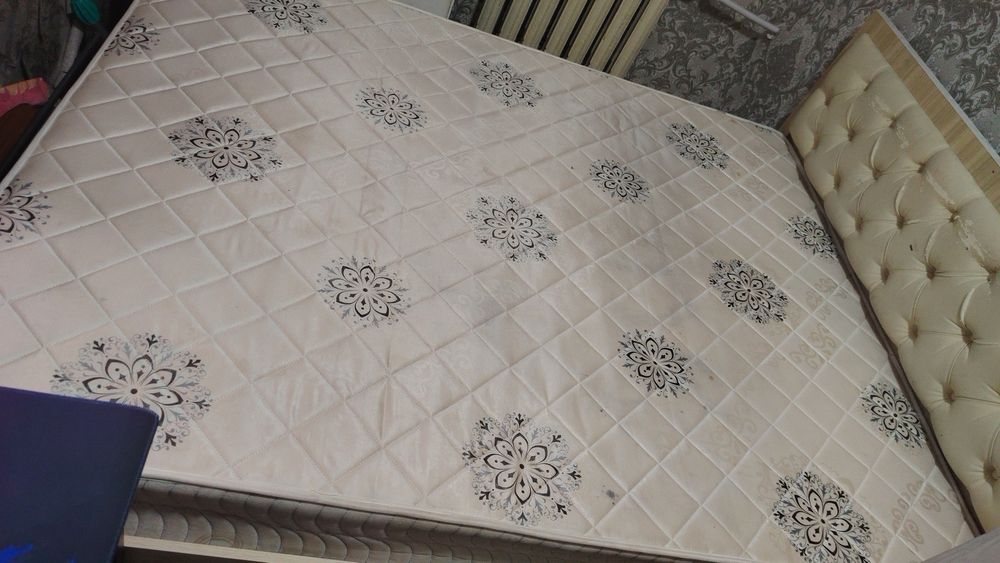 Spalni mebel divan
