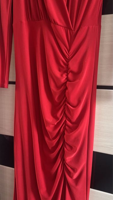 Продам красное платье