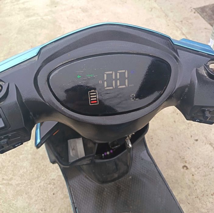 Продавъм електрически скутер