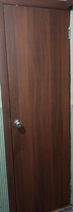 Двери 2 шт санузлы