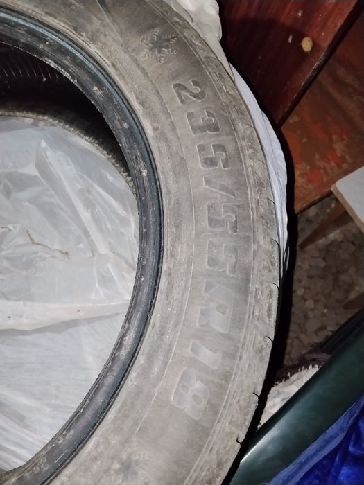 Продаю Шины 235 55 R18