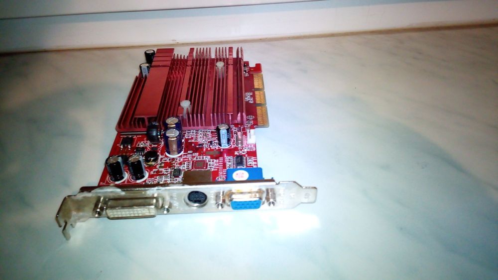 Нова видеокарта FX5500, 3D, AGP, DVI, TV, 128MB