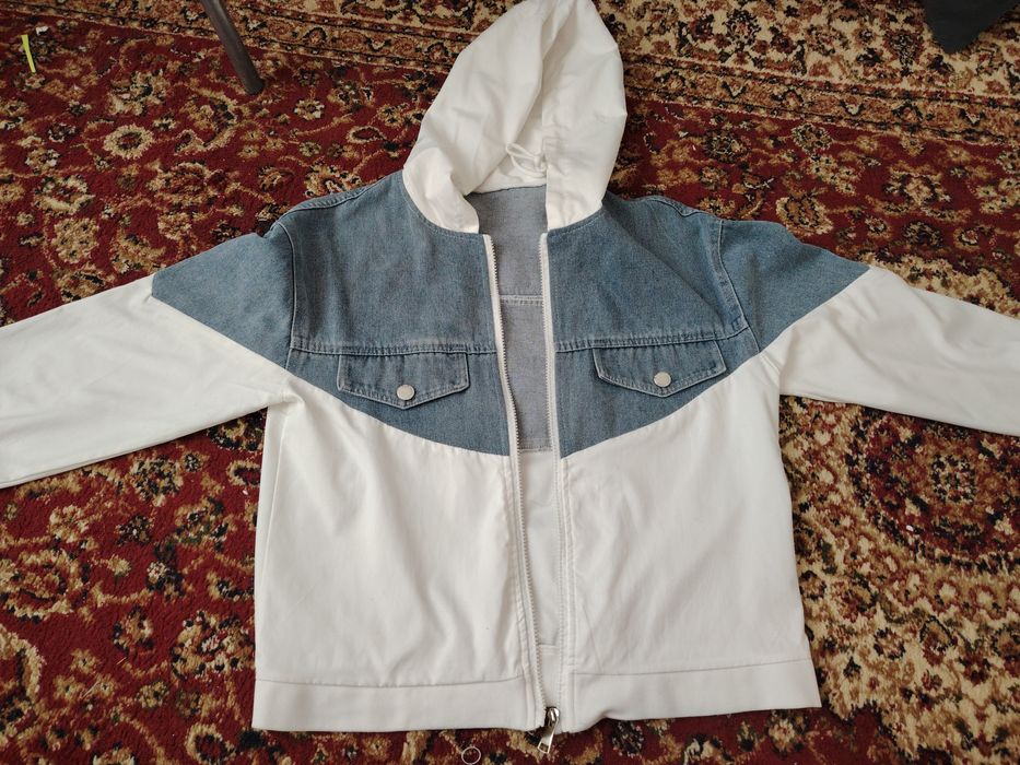 Ветровка, хорошое состояние. В остальном-пишите