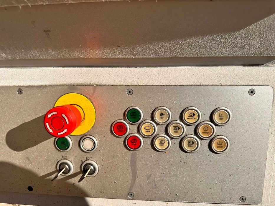 Mașină de șlefuit exterior/intern cilindric