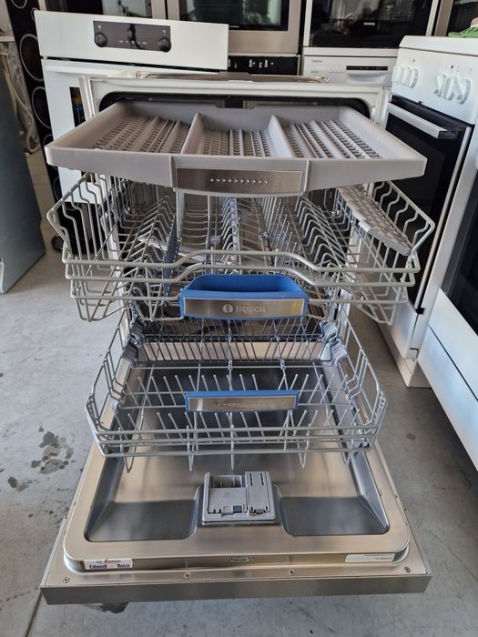 Съдомиялна BOSCH за полувграждане