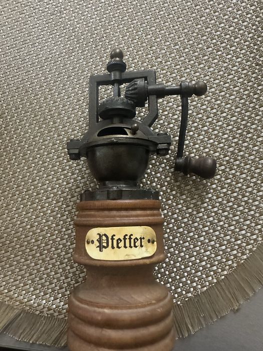 Rasnita veche mecanism tocit