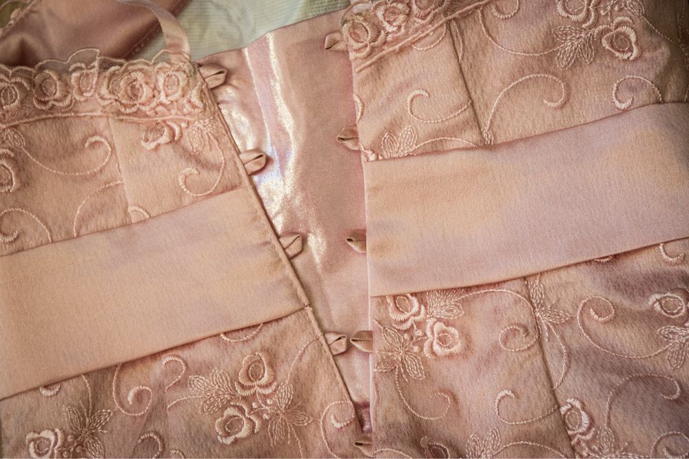 Официална нова рокля