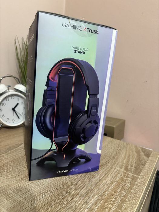 RGB Стойка за геймърски слушалки