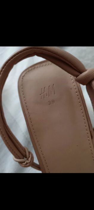 Sandale nude elegante H&M - model cu bretele subțire