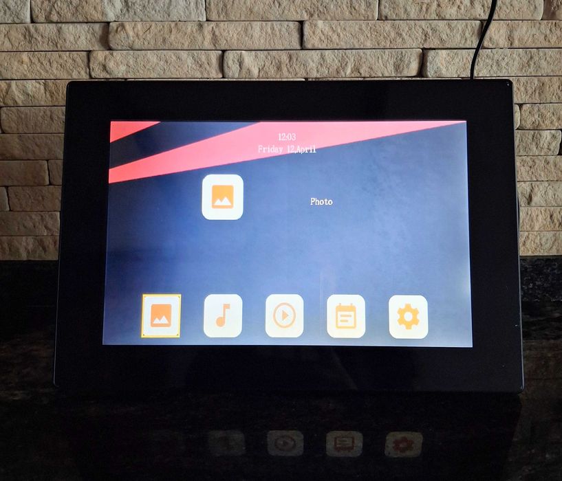 Дигитална фоторамка Braun DigiFrame 1093, 10.1", 8GB, Черен