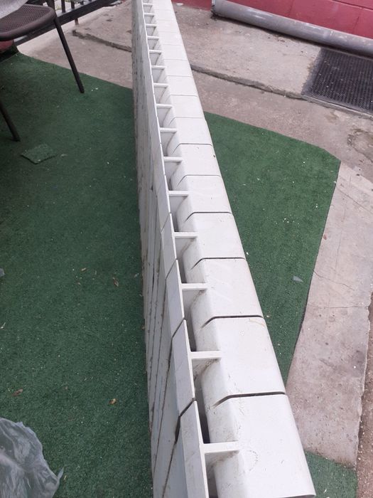 Vând calorifer aluminiu 30 elemenți