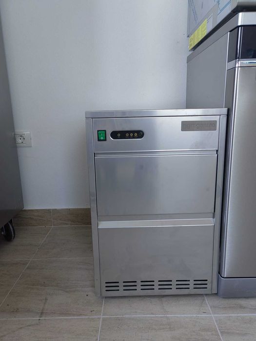 masina de facut gheata noua