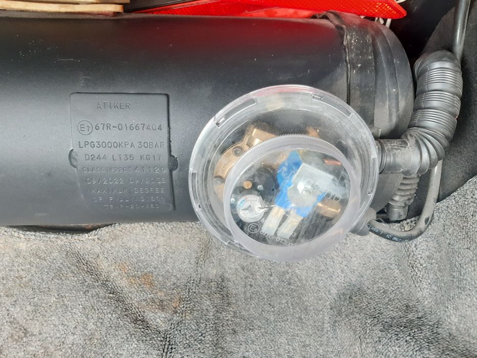 SEAT CORDOBA/1997/газ-бензин