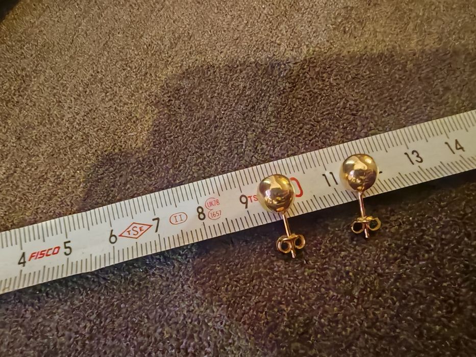 Продавам златни обеци 18к