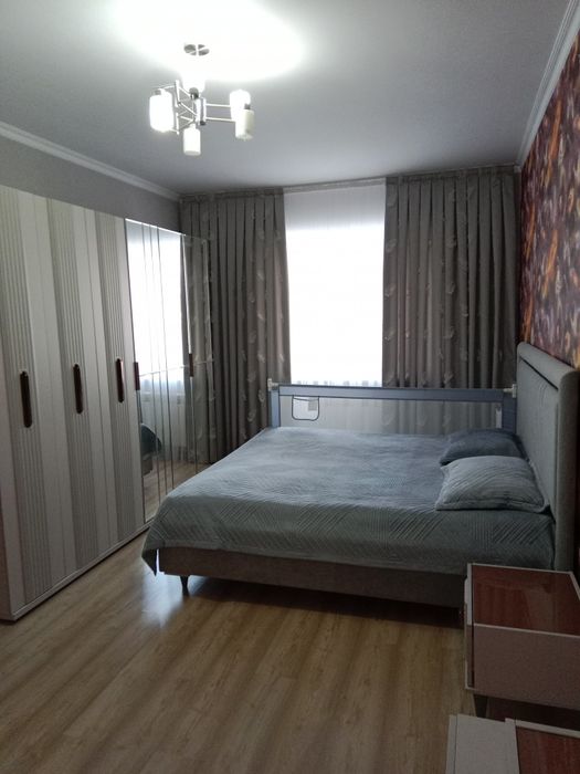 Продам спальный гарнитур