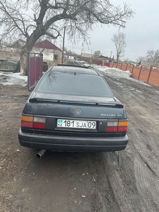 Пассат б3 в хорошем состоянии.