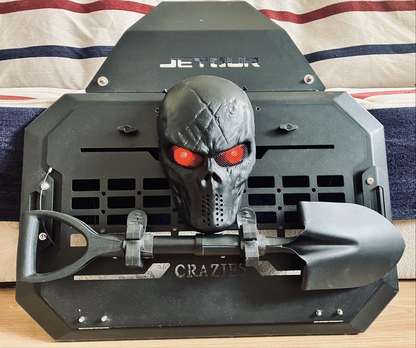 На JETOUR T2 (TANK300) тюнинг: защита на заднее боковое окно.