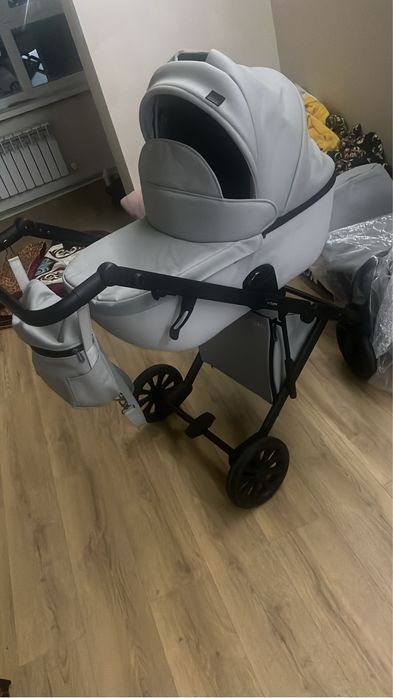 Продам коляску Anex