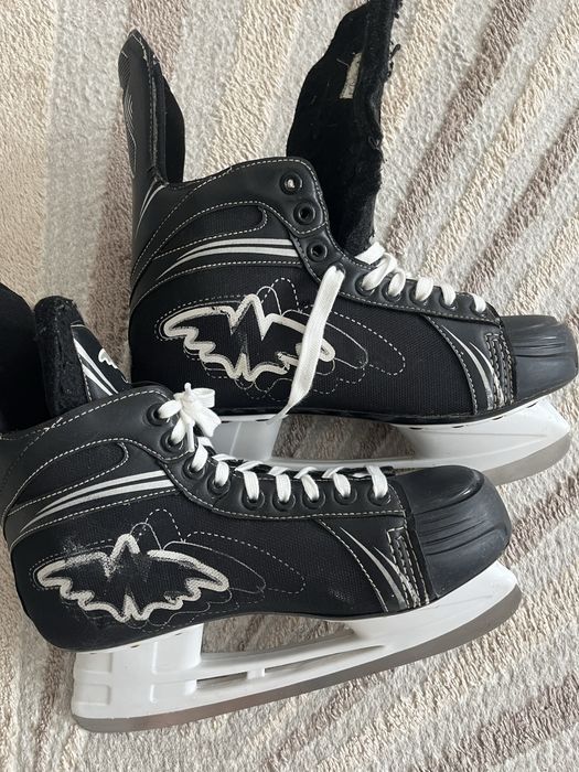 Продаются Коньки мужские( 40-42 размер)