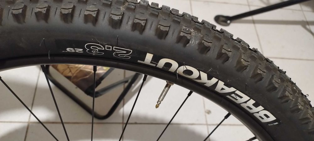 Wtb Breakout 29/2.3 гуми за Mtb