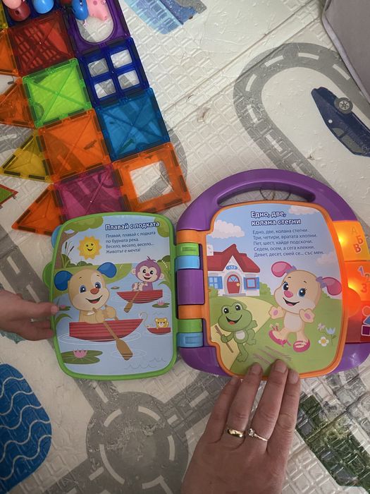 Музикална книжка Fisher price