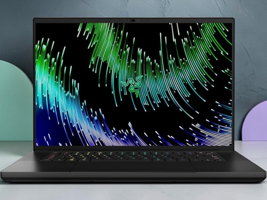 Razer Blade 16" FHD+ 240Hz Core i9-13950H 32GB DDR5 1TB NVMe RTX 4090 16GB
