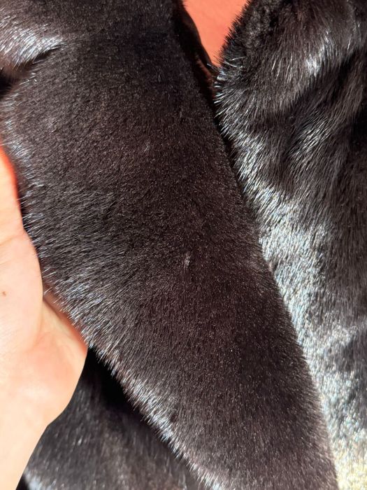 Продам норковую шубу.