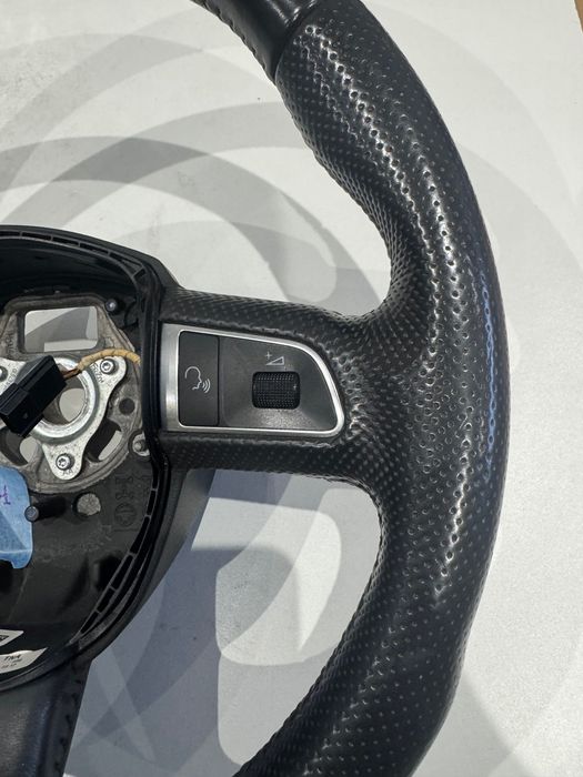 Audi A3 кожен волан Ауди А3