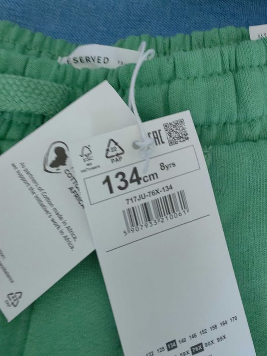 Детски спортни панталони 134 см. 2 бр. RESERVED