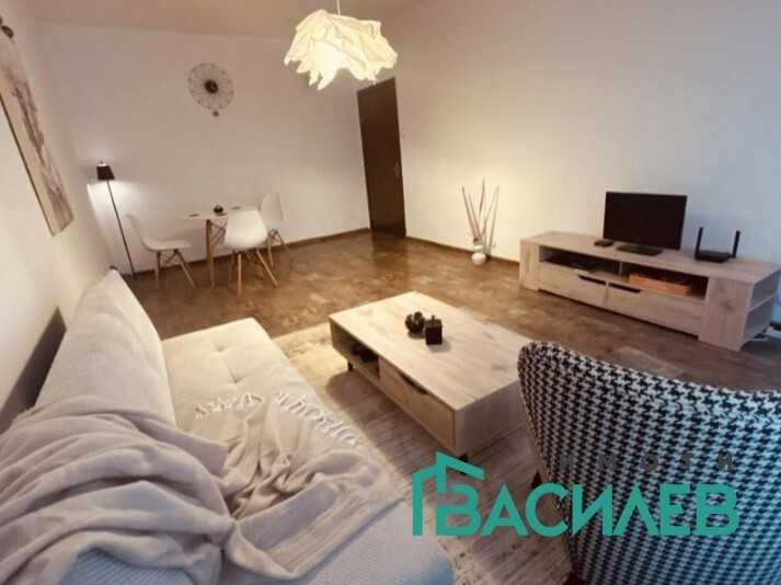 Продава се Двустаен апартамент в София, Център - 58 кв.м за 1317 €/кв.м - Снимка #2