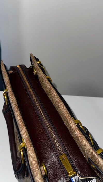 Geantă Guess-nouă fără etichetă