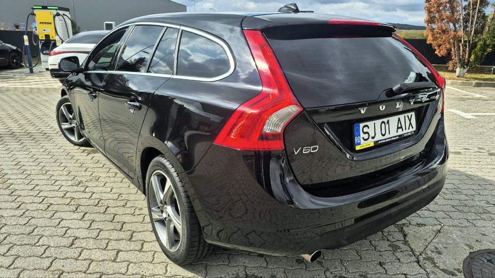 VOLVO V60 2011 — imagine 4
