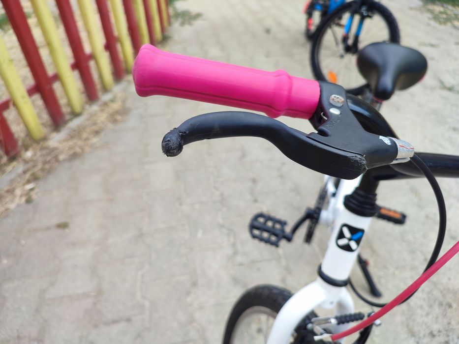 Bicicleta aproape noua